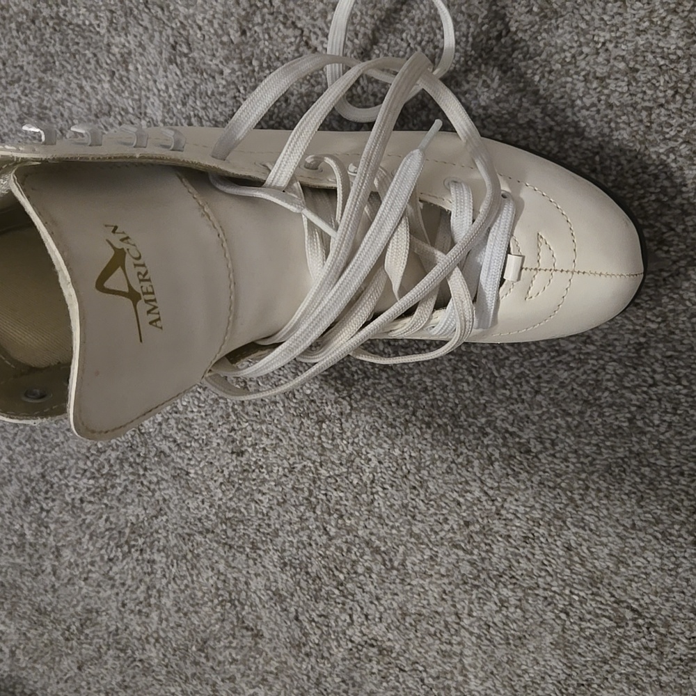 Ice skates size 8 - Picture 3 of 6